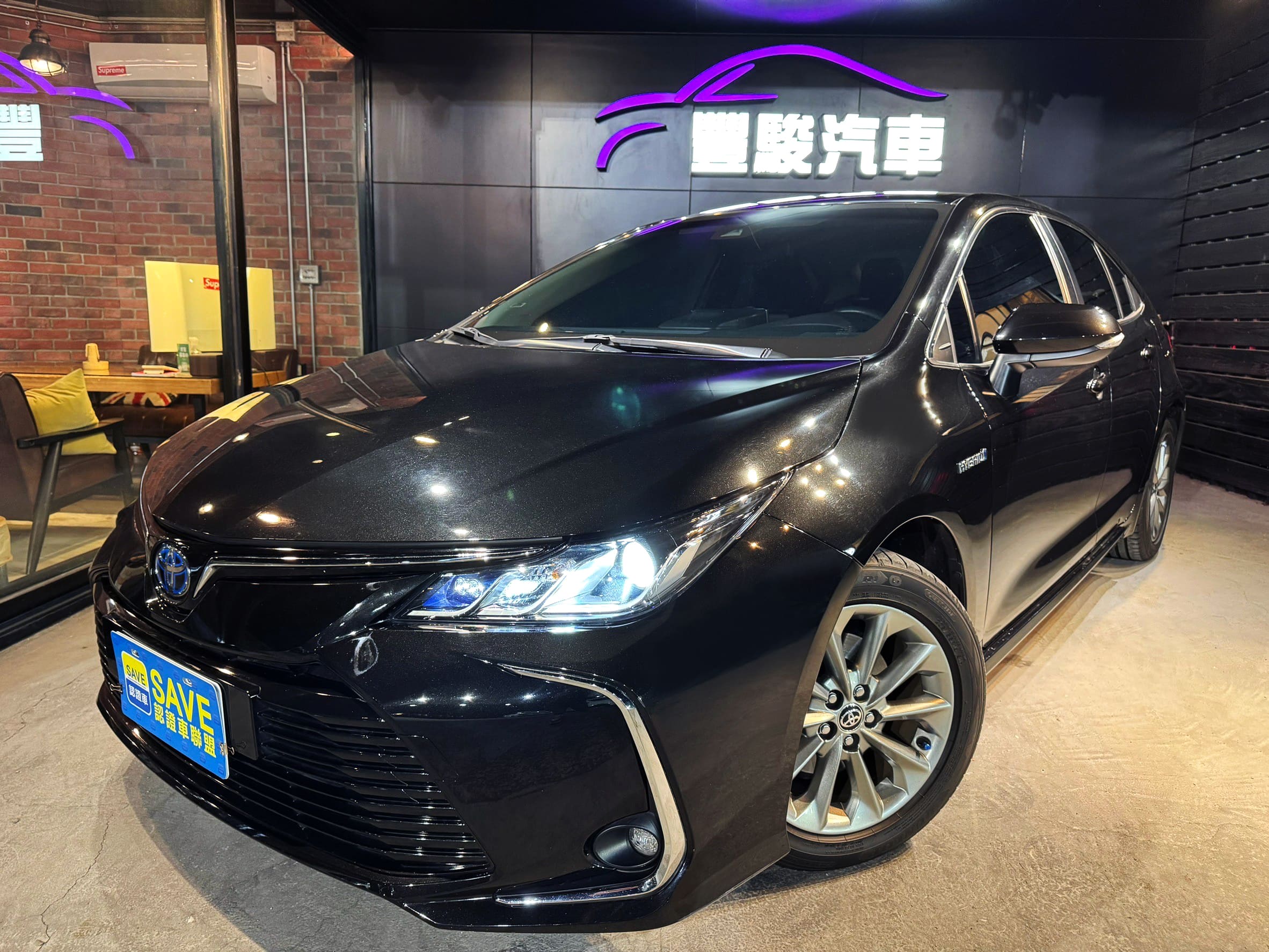 2022 TOYOTA ALTIS 1.8 HYBRID尊爵 0938-920-586 周先生 LINE ID : 0938920586  第1張相片