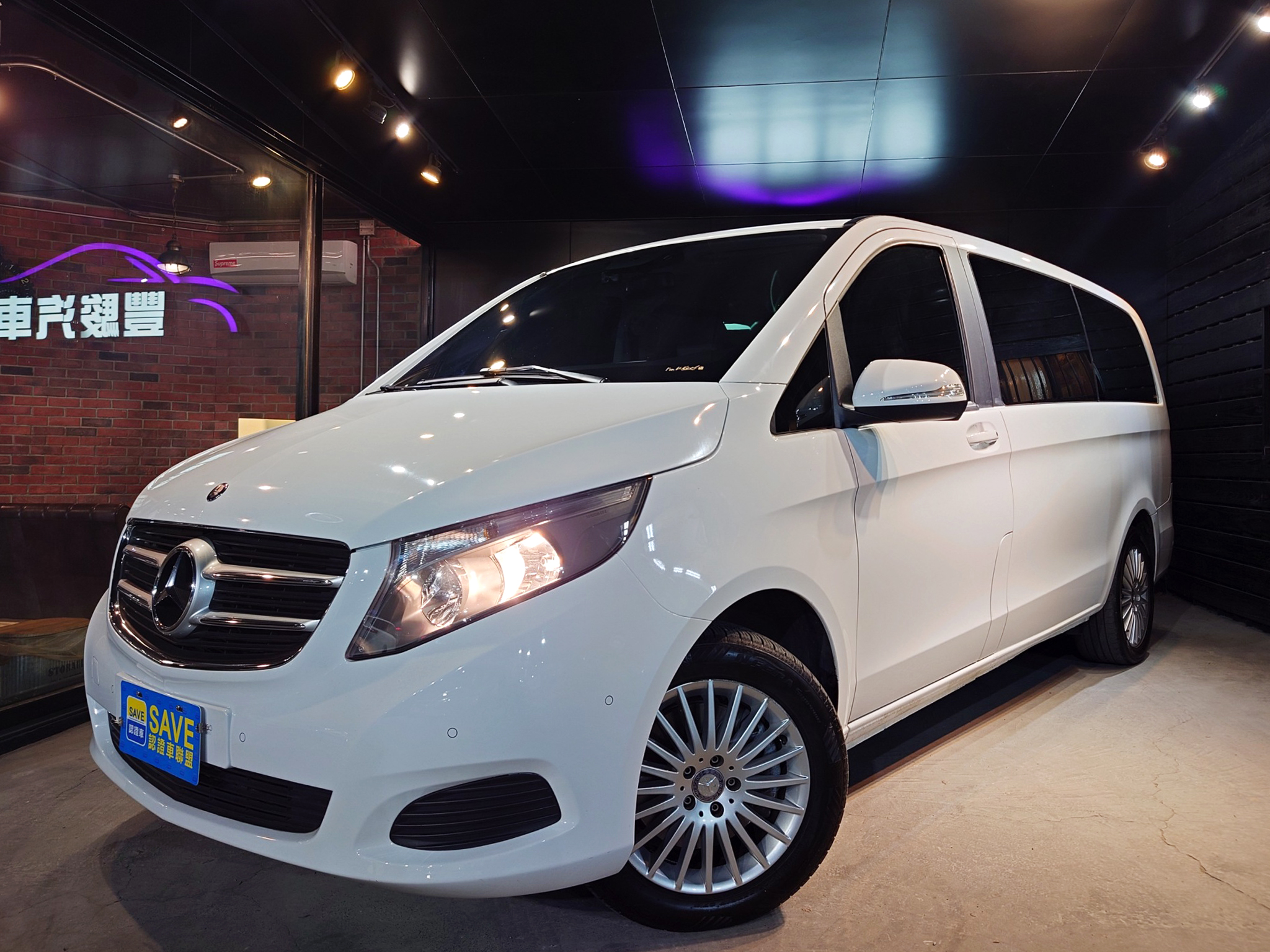 2015 M-BENZ V250d 2.1 0938-920-586 周先生 LINE ID : 0938920586  第1張相片