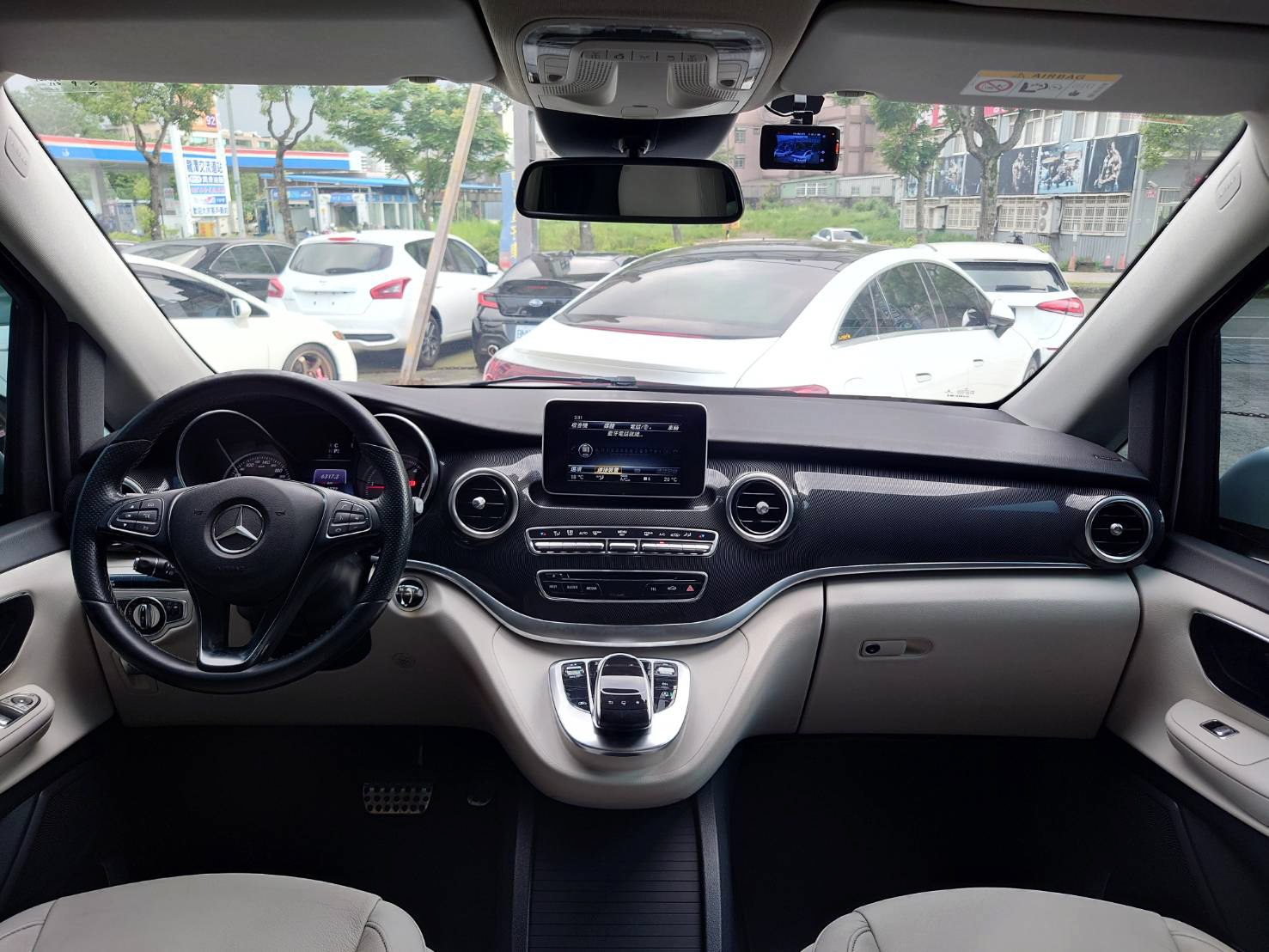 2015 M-BENZ V250d 2.1 0938-920-586 周先生 LINE ID : 0938920586  第3張相片