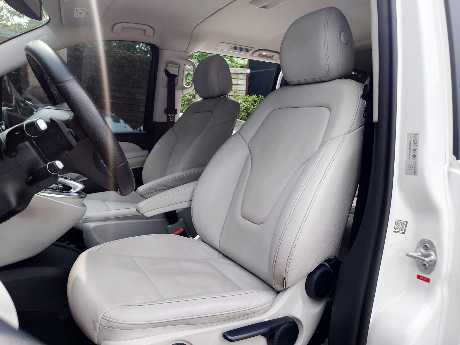 2015 M-BENZ V250d 2.1 0938-920-586 周先生 LINE ID : 0938920586  第4張相片