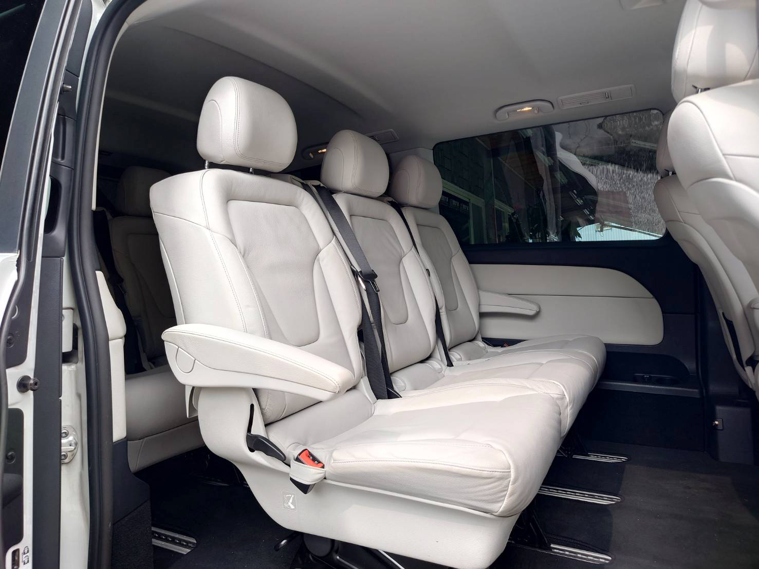 2015 M-BENZ V250d 2.1 0938-920-586 周先生 LINE ID : 0938920586  第5張相片