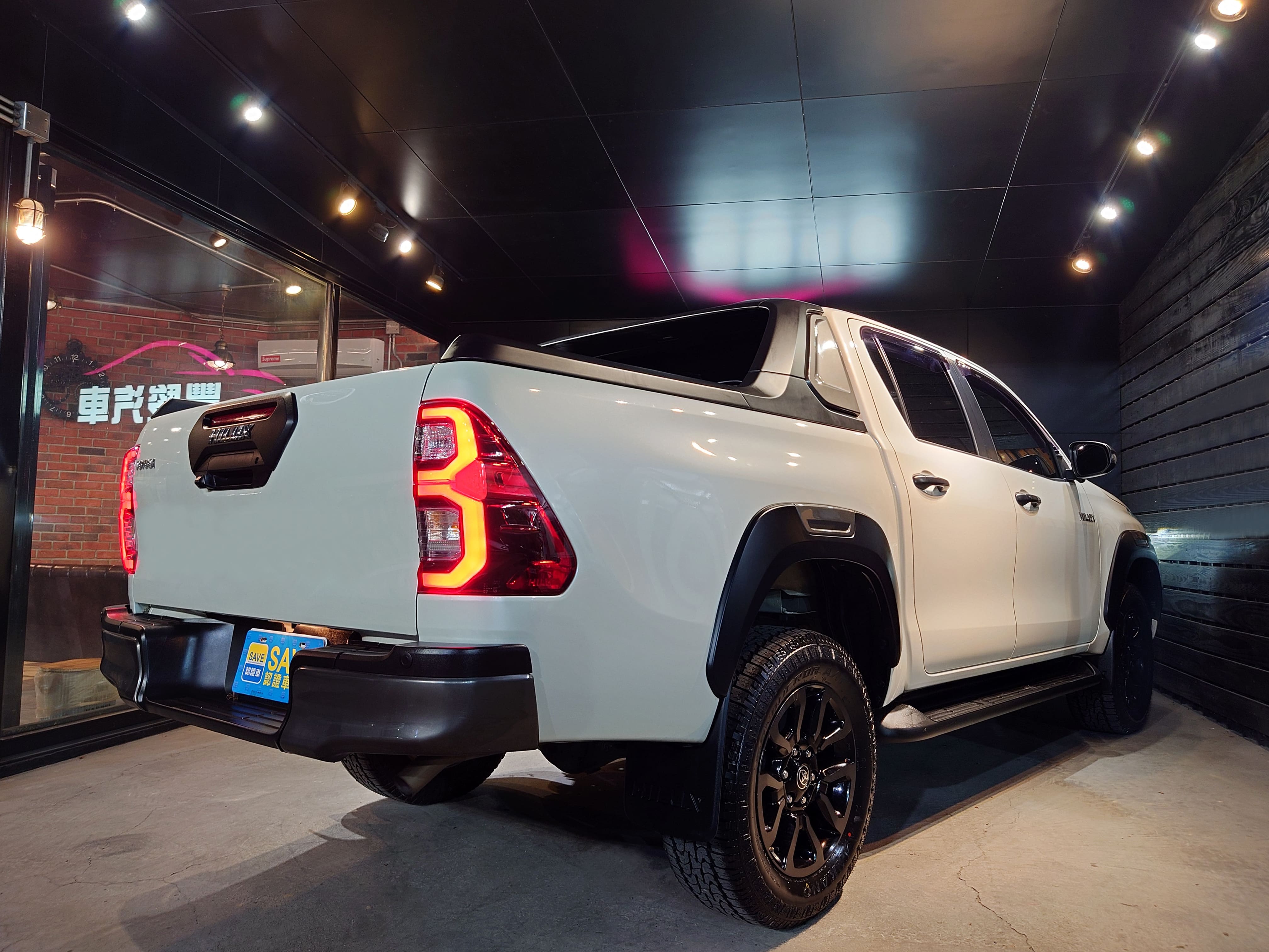 2020 TOYOTA HILUX 2.8 皮卡 0938-920-586 周先生 LINE ID : 0938920586  第2張相片