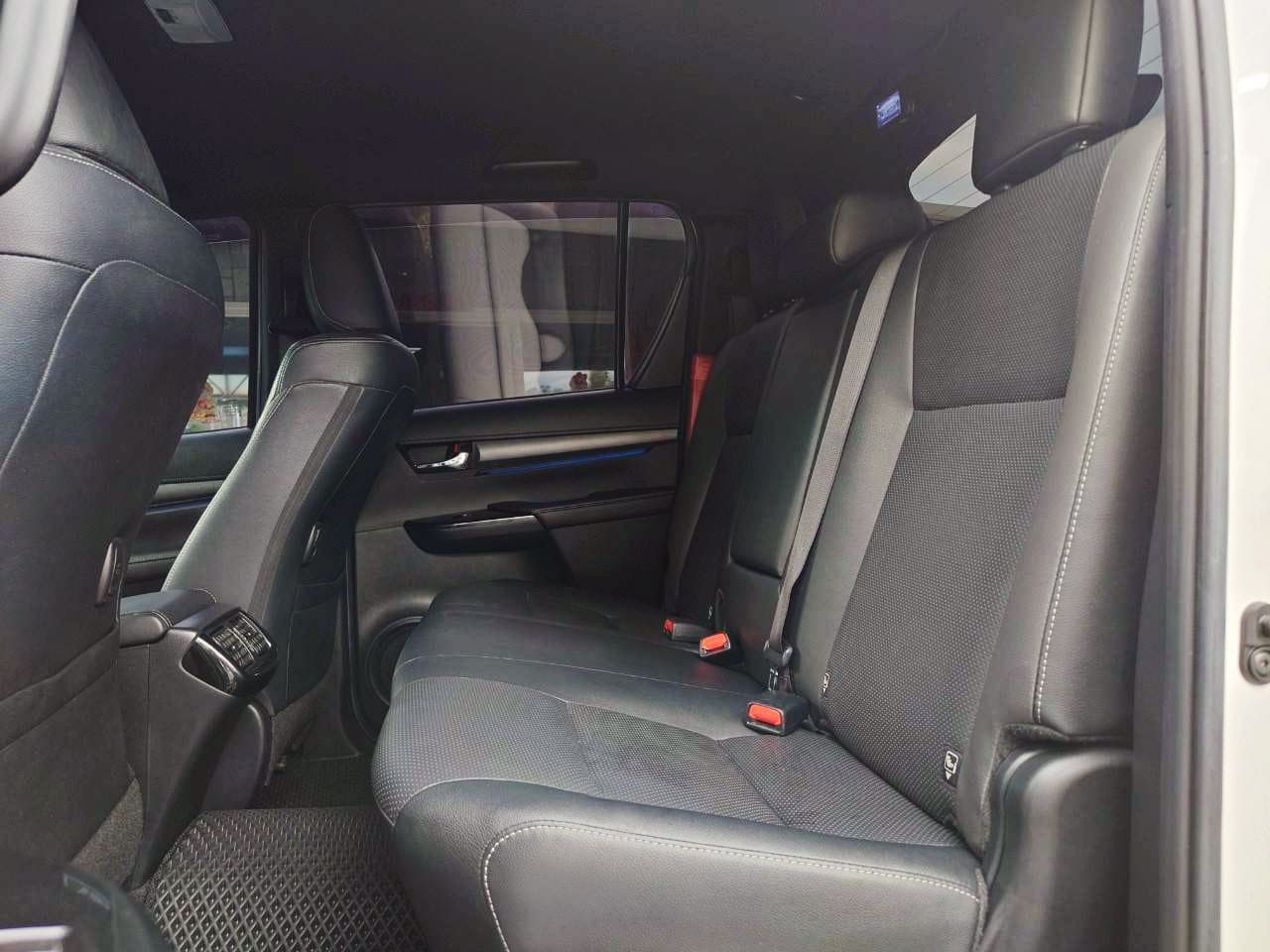 2020 TOYOTA HILUX 2.8 皮卡 0938-920-586 周先生 LINE ID : 0938920586  第5張相片
