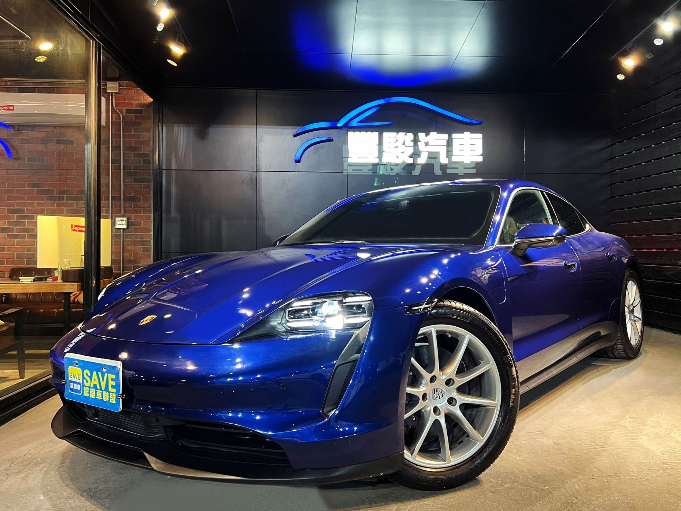 2021 Porsche Taycan RWD  只跑6千7公里 0938-920-586 周先生 LINE ID : 0938920586  第1張相片