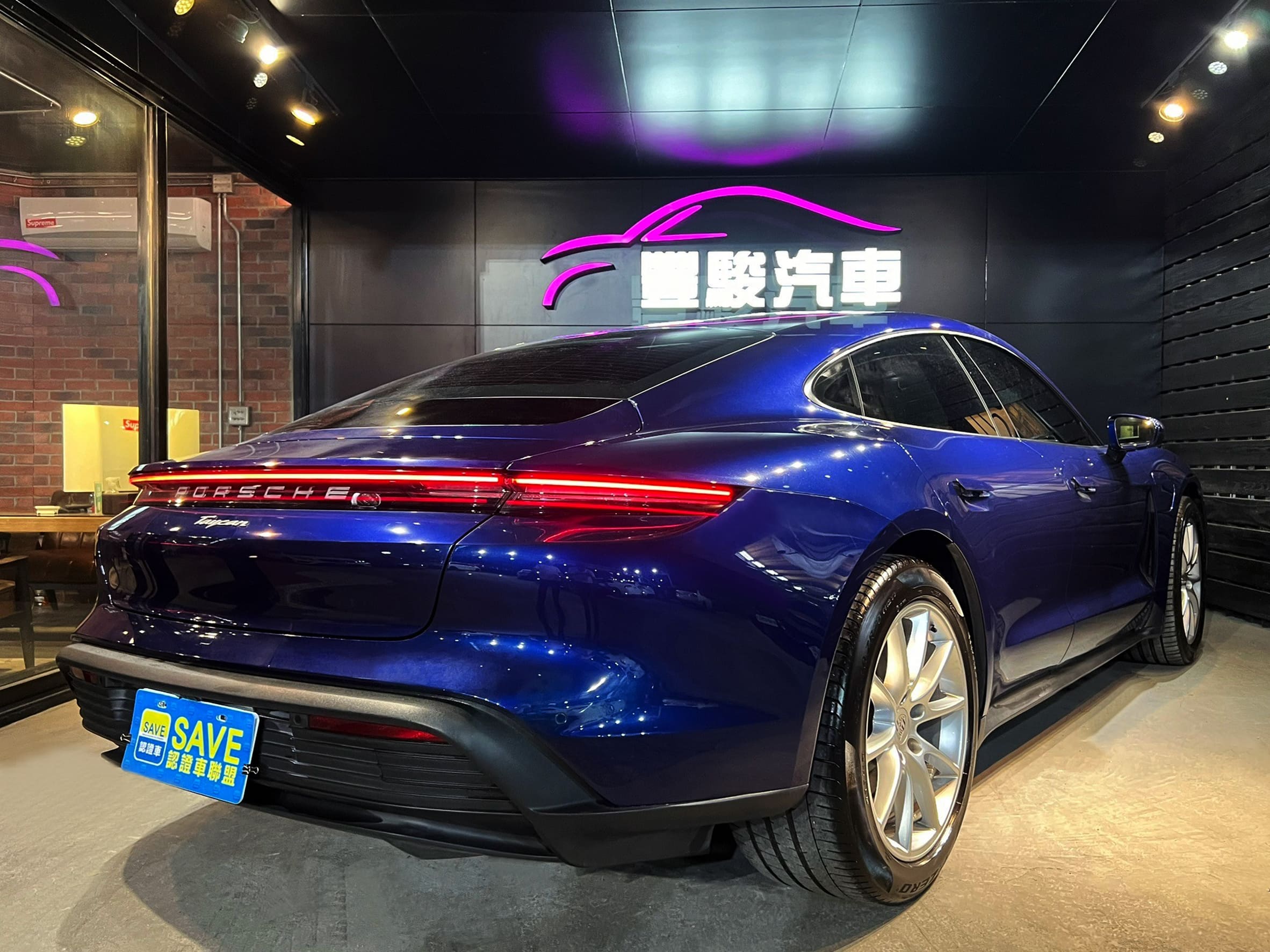 2021 Porsche Taycan RWD  只跑6千7公里 0938-920-586 周先生 LINE ID : 0938920586  第2張相片