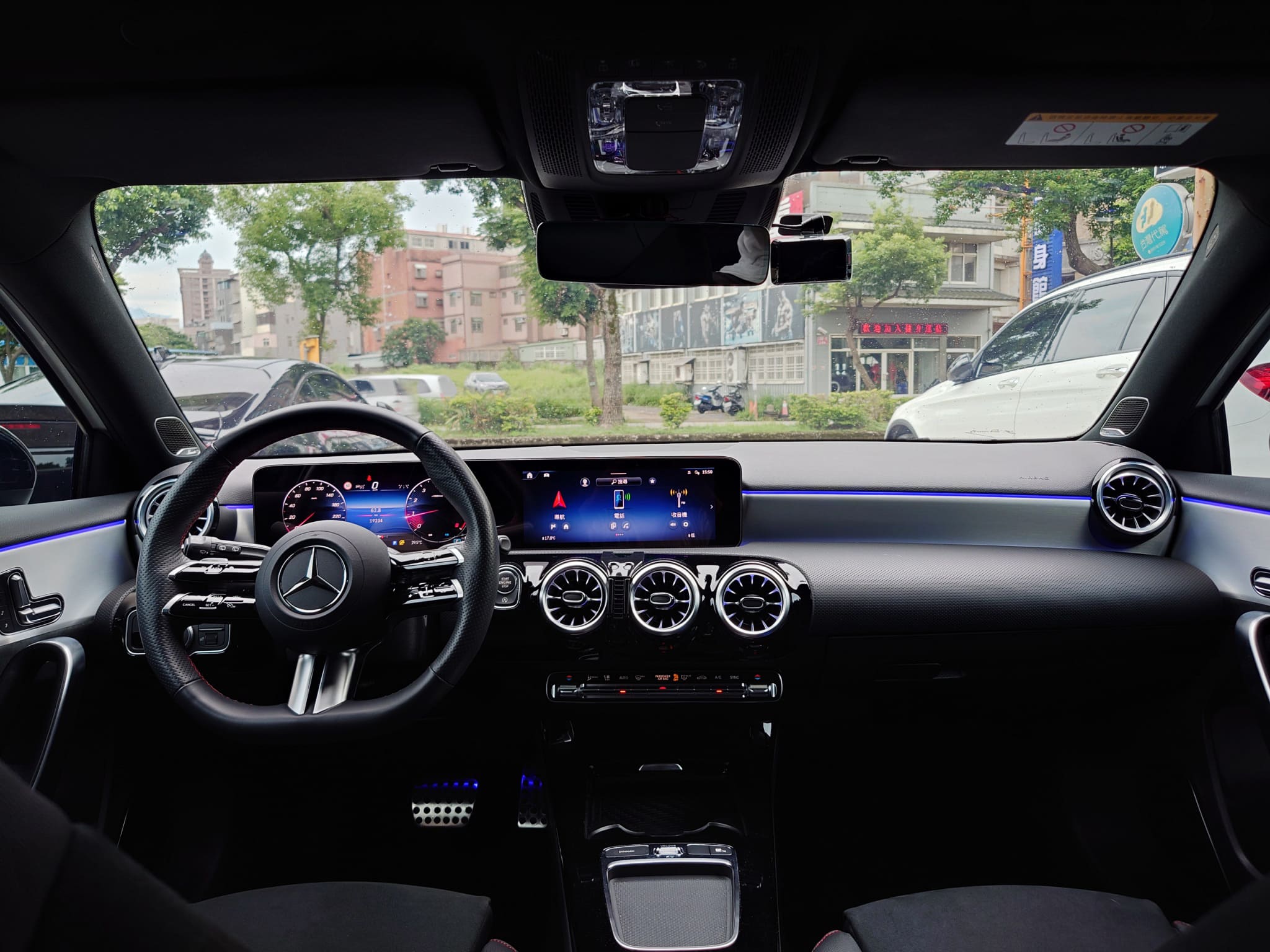 2023 M-Benz A180 AMG 輕油電 0938-920-586 周先生 LINE ID : 0938920586  第3張相片