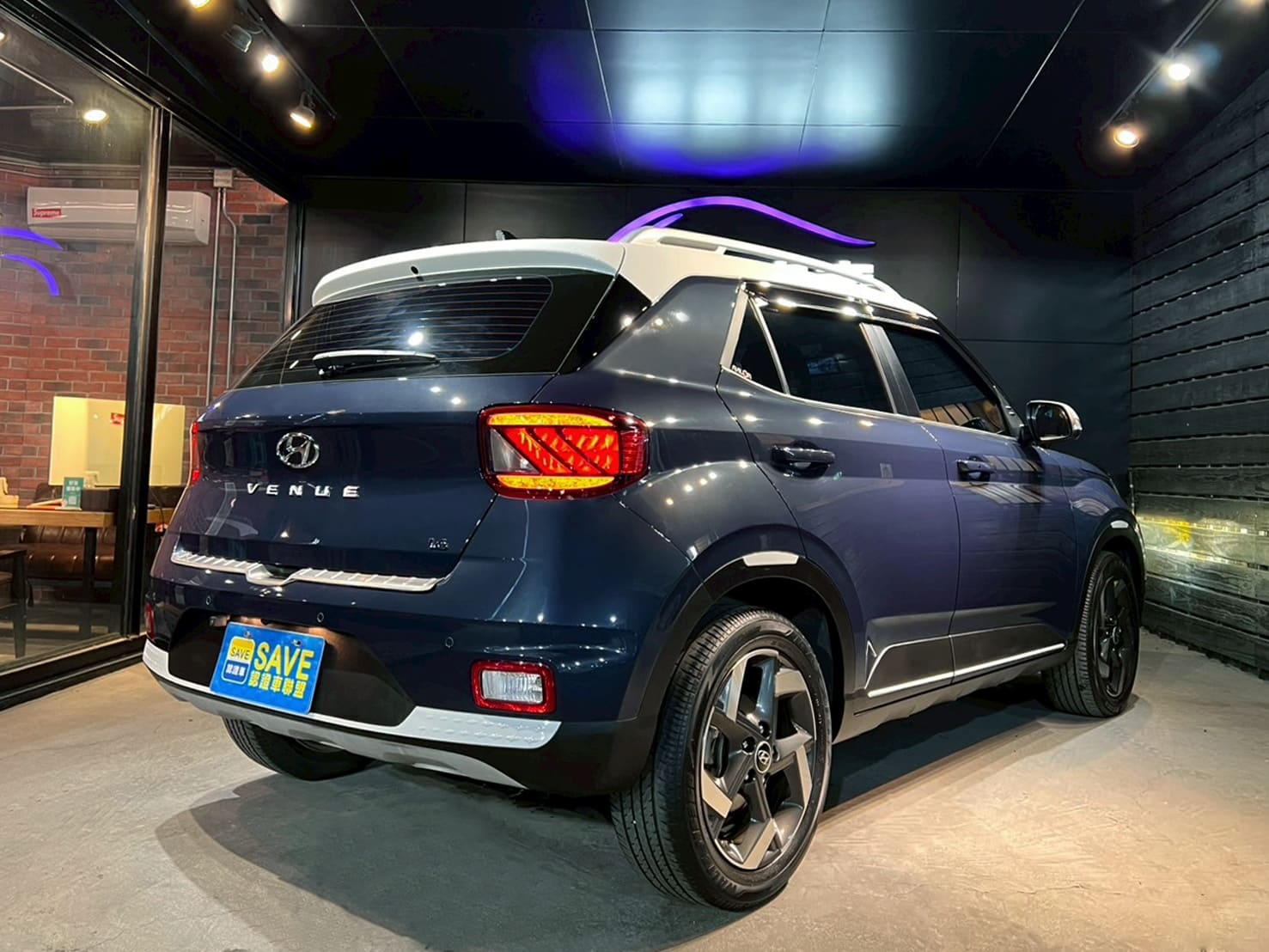 2021 Hyundai Venue GLC 頂級 原廠選配+5萬【360環景影像/盲點偵測】 0938-920-586 周先生 LINE ID : 0938920586  第2張相片