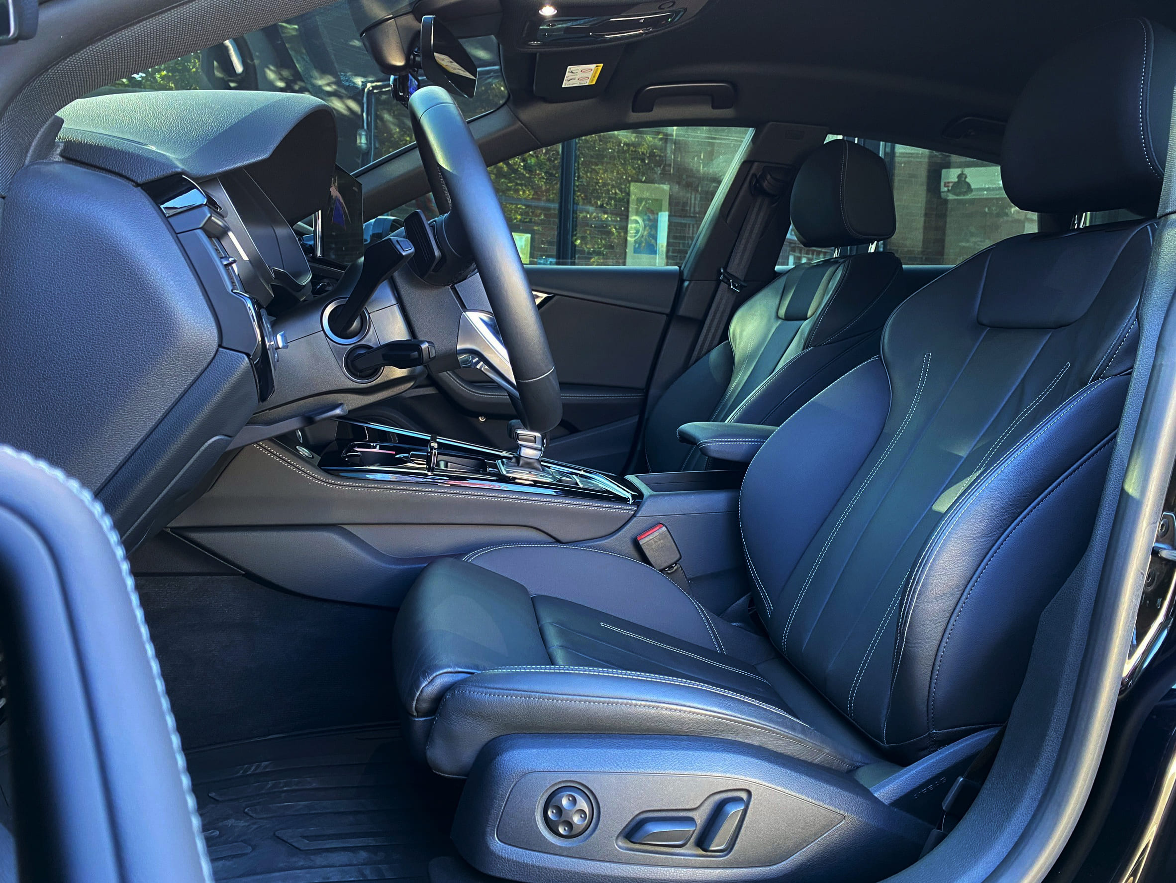 2022 Audi A5 Sportback 40 TFSI S-Line 0938-920-586 周先生 LINE ID : 0938920586  第4張相片