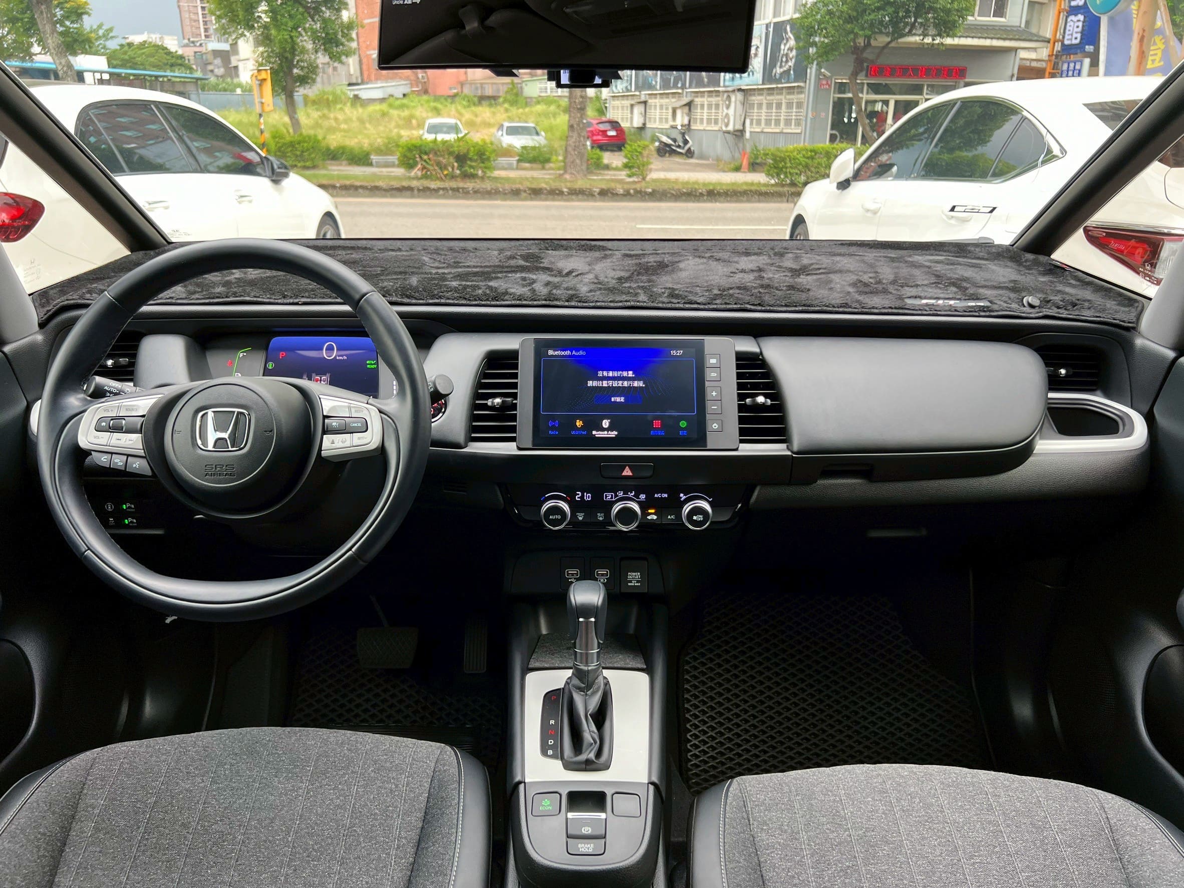 2023 Honda Fit e：HEV油電版 0938-920-586 周先生 LINE ID : 0938920586  第3張相片