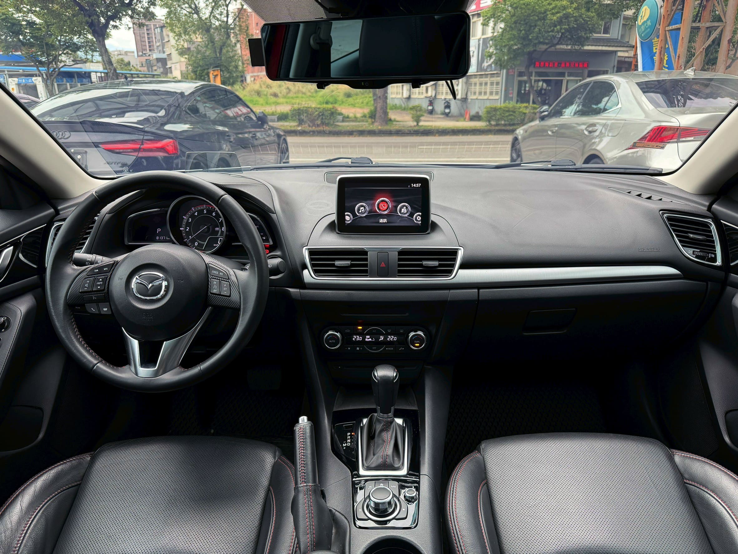 2015 MAZDA3 2.0 五門 頂級 跑8萬公里 0938-920-586 周先生 LINE ID : 0938920586  第3張相片