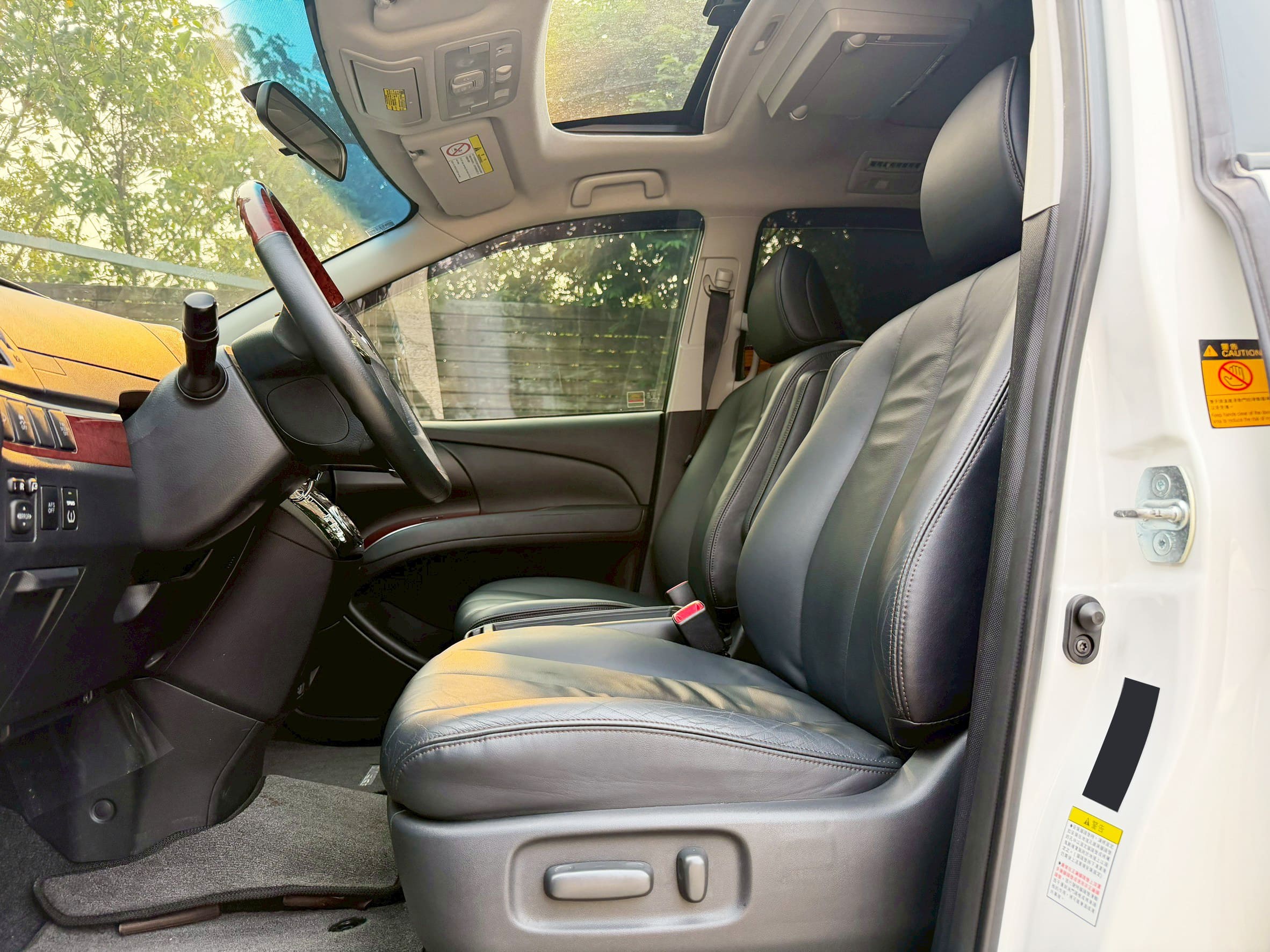 2014 Toyota Previa 2.4 豪華版 跑8萬公里 0938-920-586 周先生 LINE ID : 0938920586  第4張相片