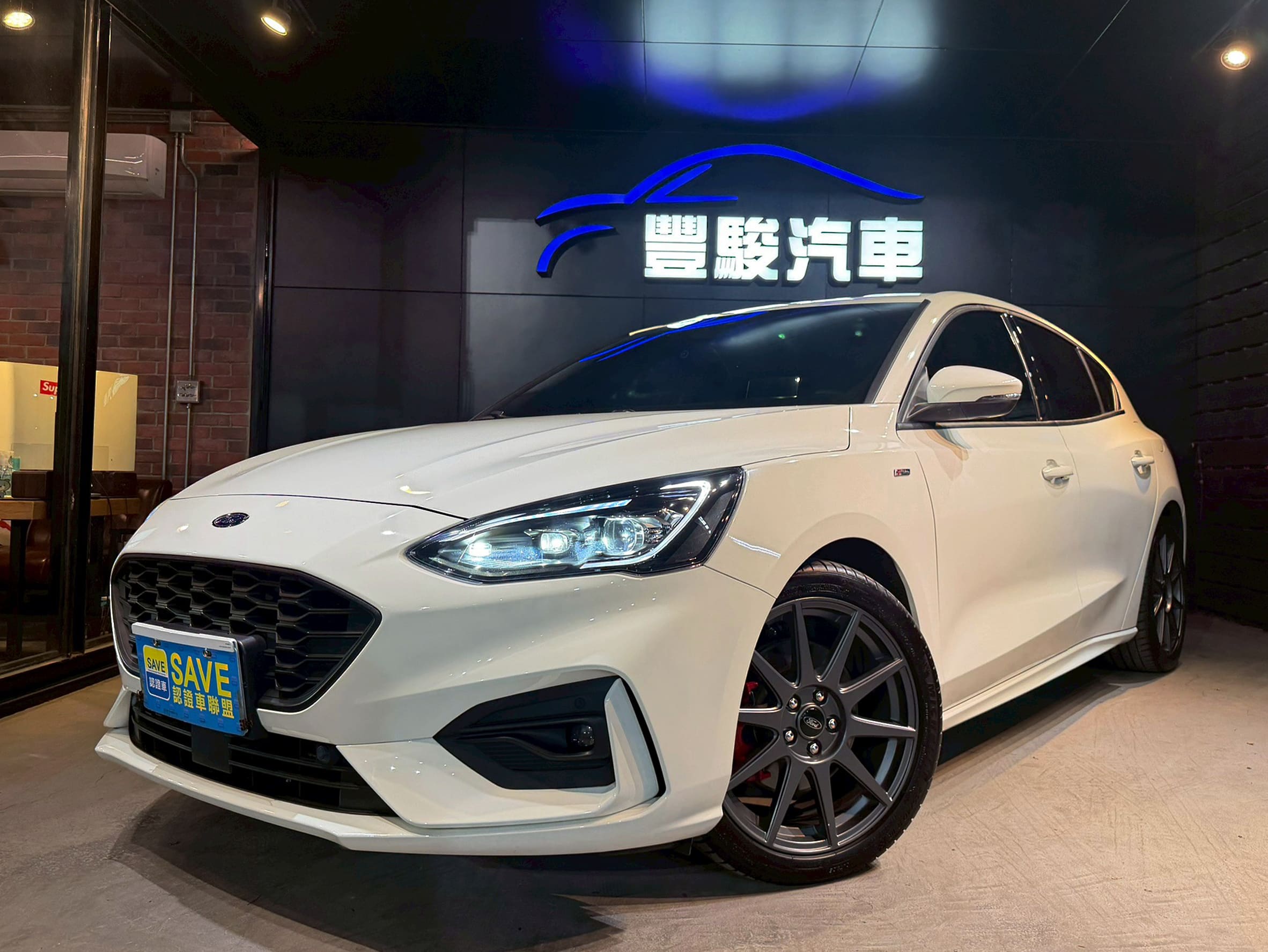 2023 FORD FOCUS ST-Line Lommel X 1.5 0938-920-586 周先生 LINE ID : 0938920586  第1張相片