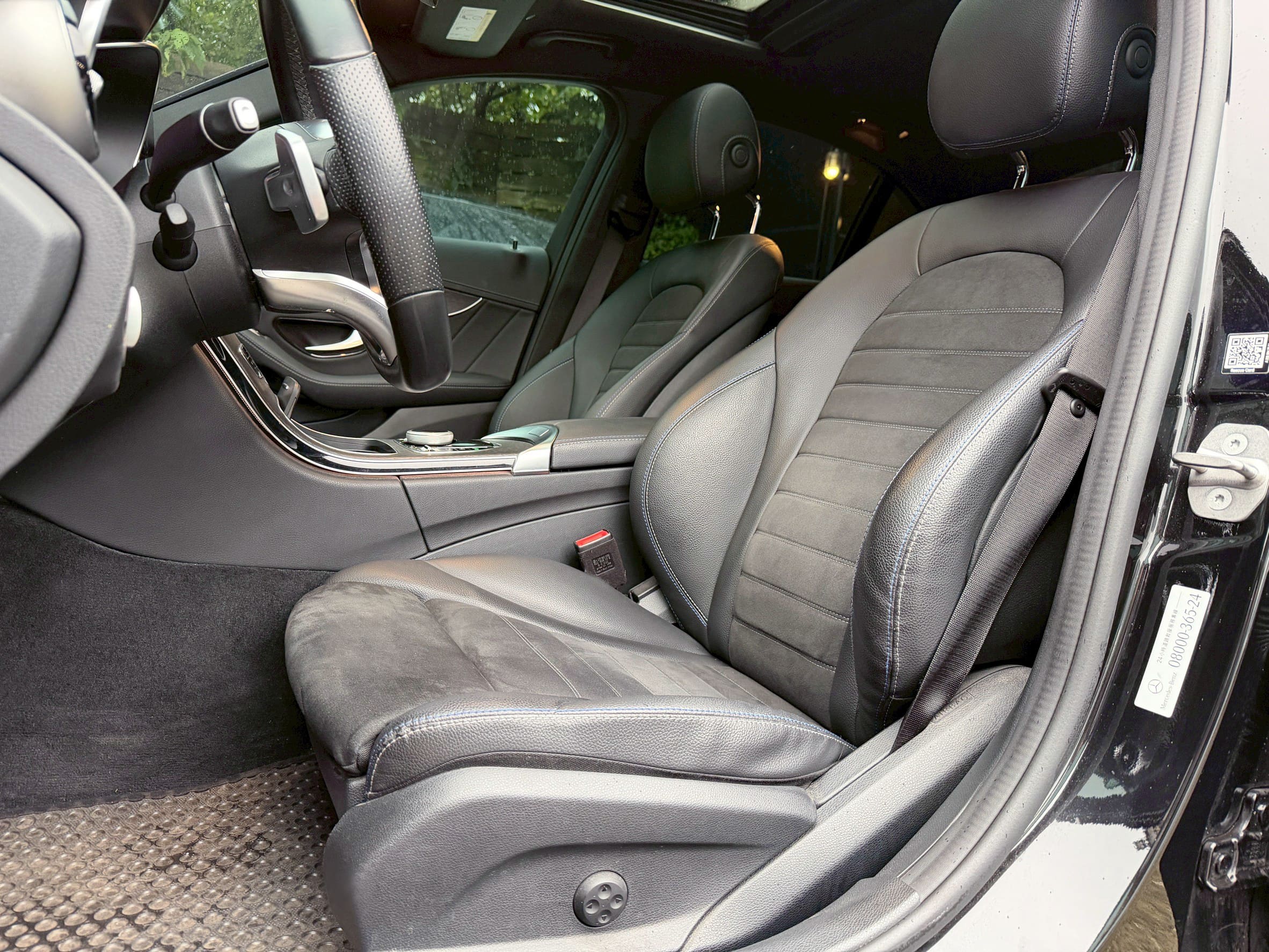 2021 M-Benz C300 AMG星夜版 輕油電 0938-920-586 周先生 LINE ID : 0938920586  第4張相片