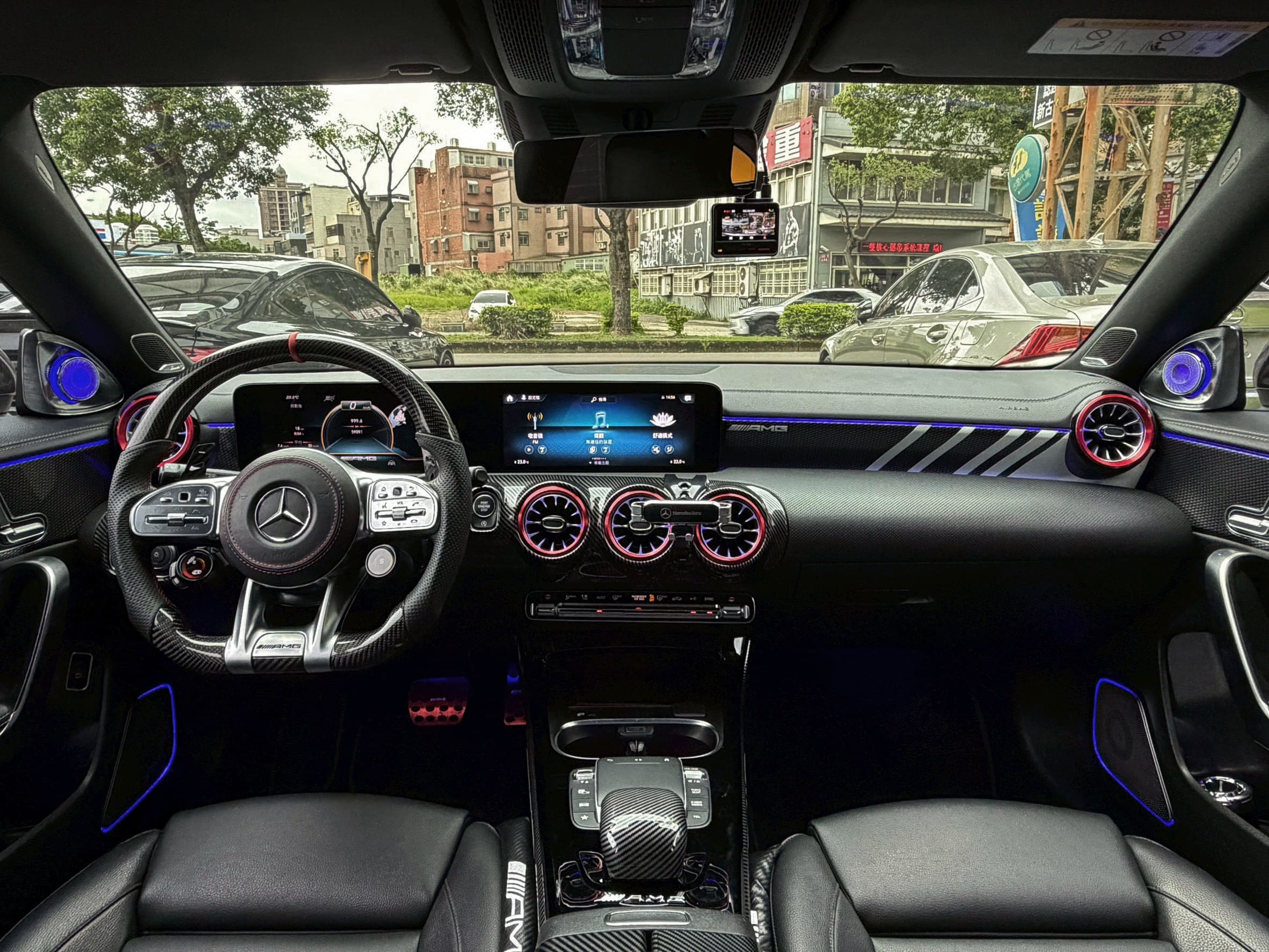 2021 M-Benz CLA200 Shooting Brake 【改裝升級】： 🔹全車45外觀 🔹中尾段閥門排氣管 , 連動U88旋鈕跑排🔹旋轉高音柏林  0938-920-586 周先生 LINE ID : 0938920586  第3張相片