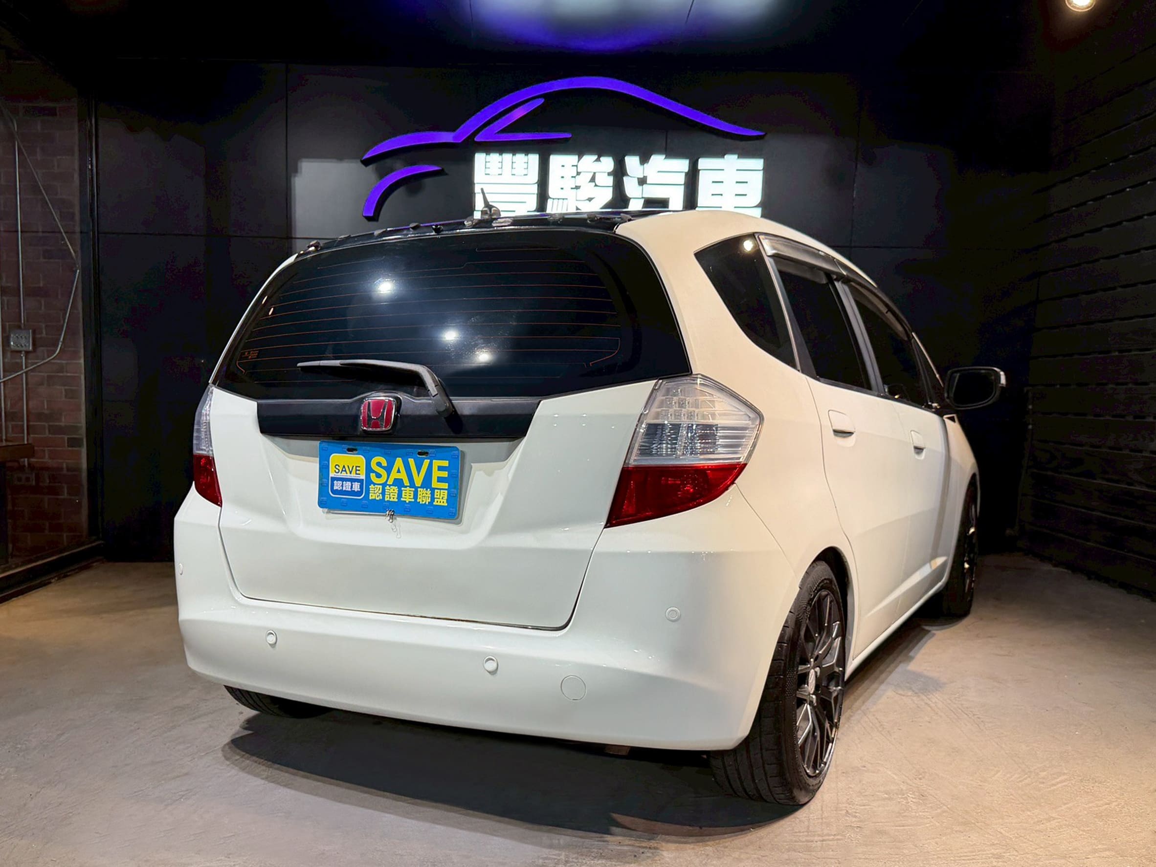 2009 Honda Fit VTi-S 僅跑6萬6公里 0938-920-586 周先生 LINE ID : 0938920586  第2張相片