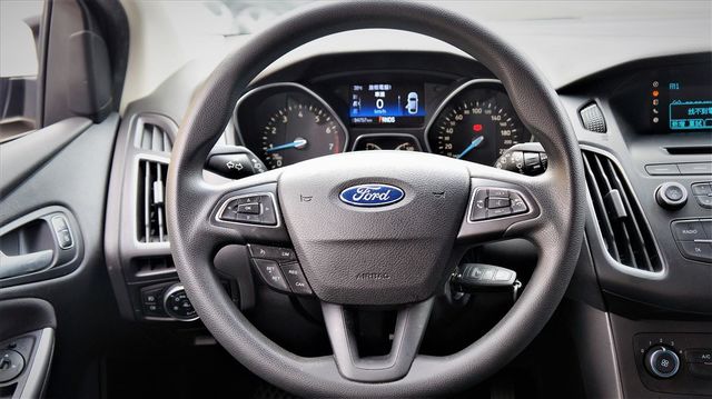 2016年 FORD FOCUS 1.6  第9張相片