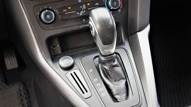 2016年 FORD FOCUS 1.6  第12張相片