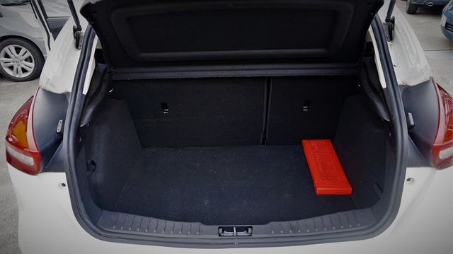 2016年 FORD FOCUS 1.6  第18張相片