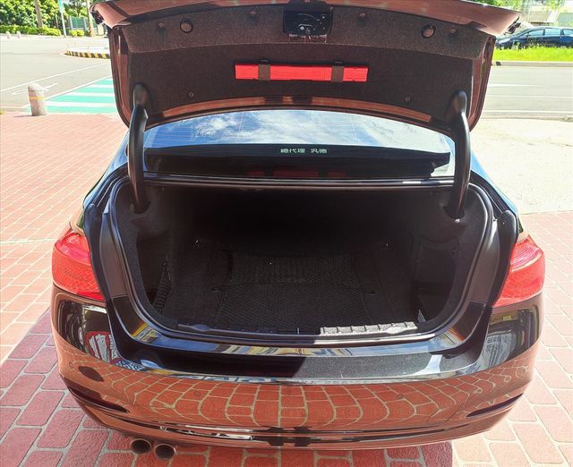 F30 320I 一手里程少  第8張相片