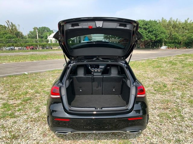 2020 A250 僅跑三萬 車超美  第5張相片