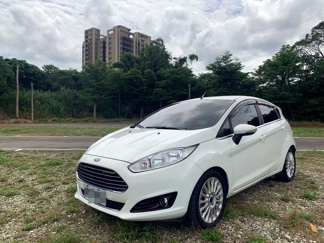 2016 Ford Fiesta  第1張相片