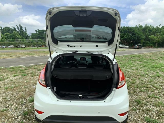 2016 Ford Fiesta  第5張相片