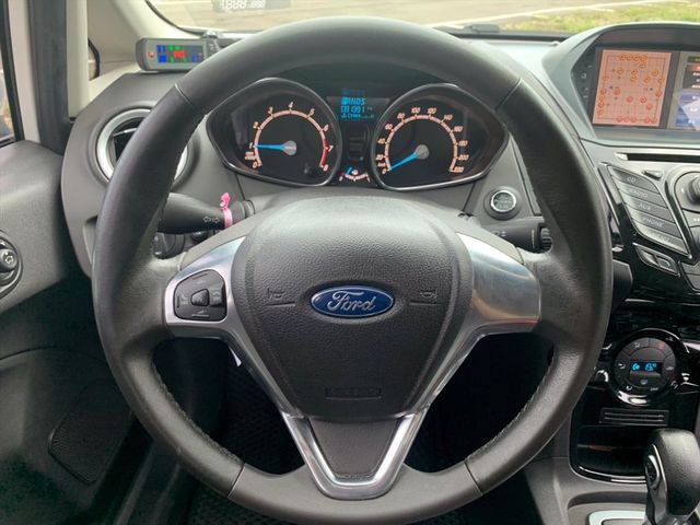 2016 Ford Fiesta  第12張相片