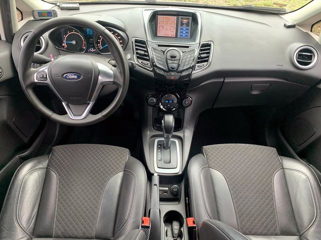 2016 Ford Fiesta  第13張相片