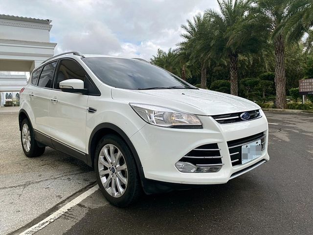 2014 Ford Kuga 全景天窗  第2張相片