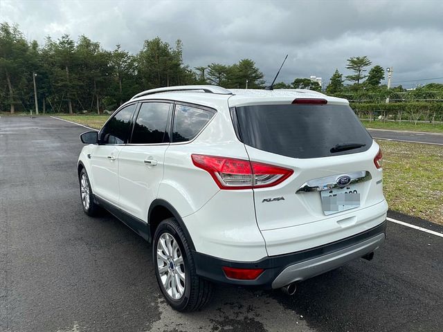 2014 Ford Kuga 全景天窗  第4張相片