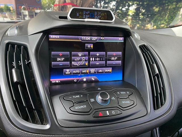 2014 Ford Kuga 全景天窗  第8張相片