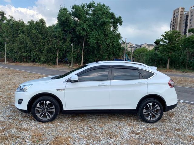 2014 LUXGEN U6  第2張相片