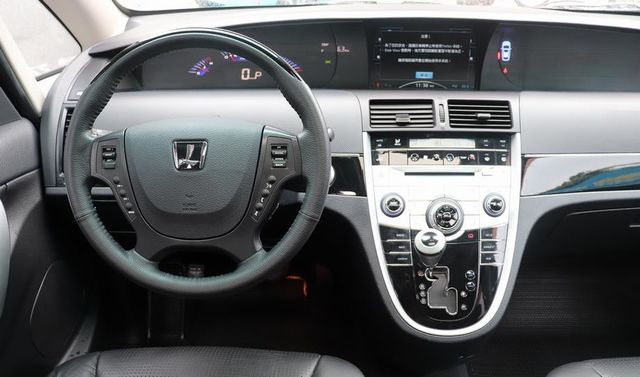 LUXGEN MPV  第5張相片