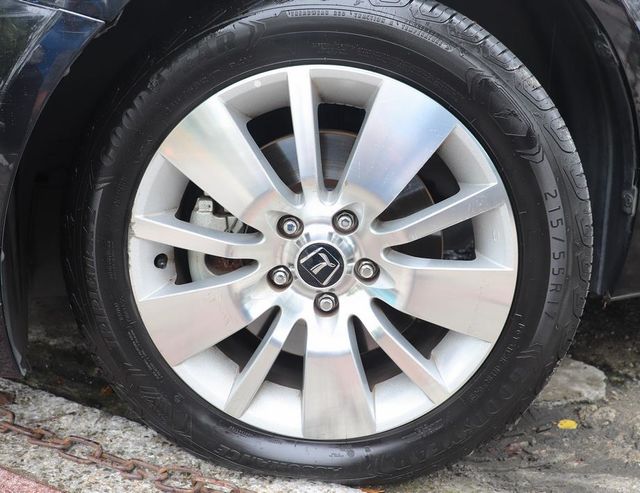 LUXGEN MPV  第20張相片