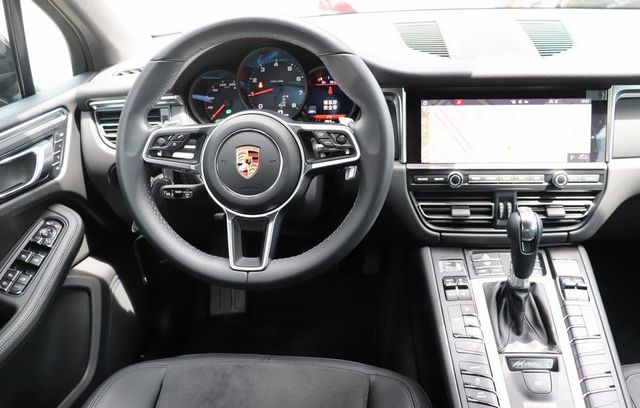 PORSCHE MACAN  第5張相片