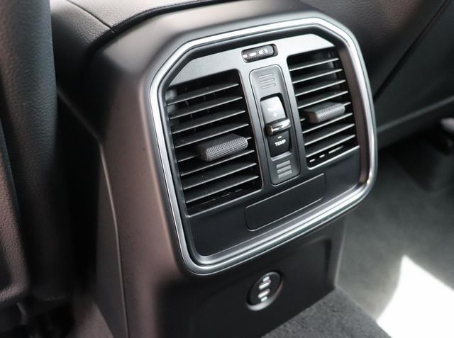 PORSCHE MACAN  第12張相片