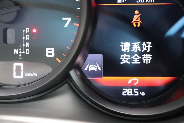PORSCHE MACAN  第15張相片