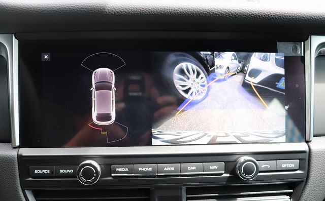 PORSCHE MACAN  第18張相片