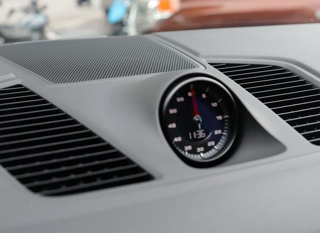 PORSCHE CAYENNE  第10張相片