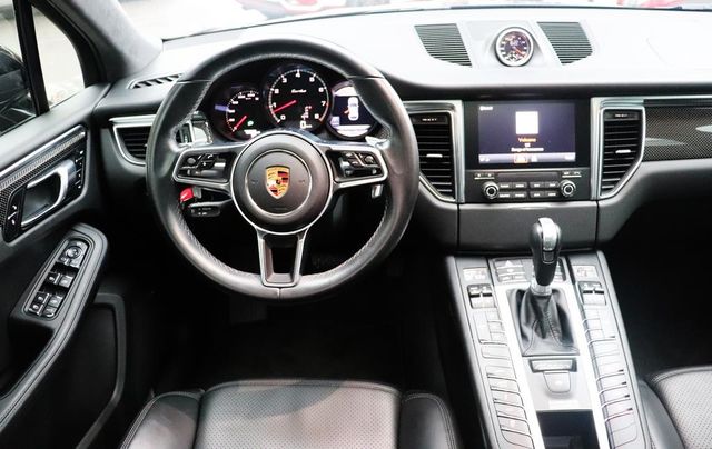 PORSCHE MACAN  第4張相片