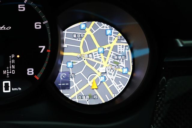 PORSCHE MACAN  第10張相片