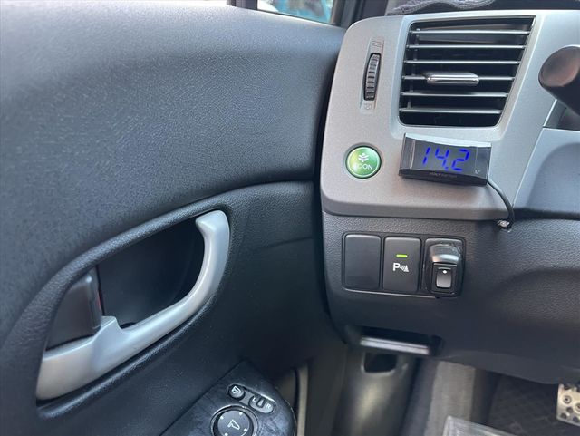 檔撥片 原廠空力套件 HID 天窗  第16張相片