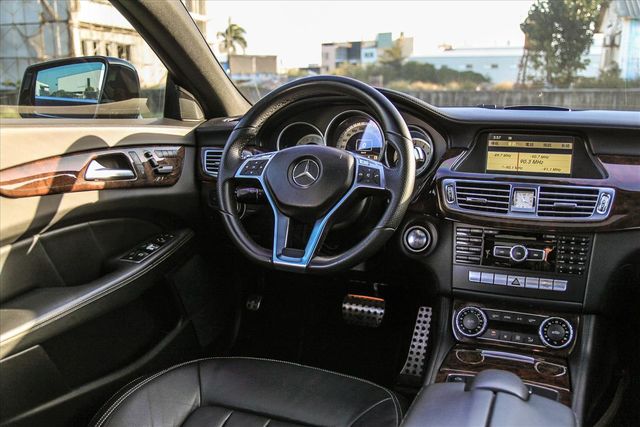 總代理 CLS350 AMG 氣氛極美!  第15張相片