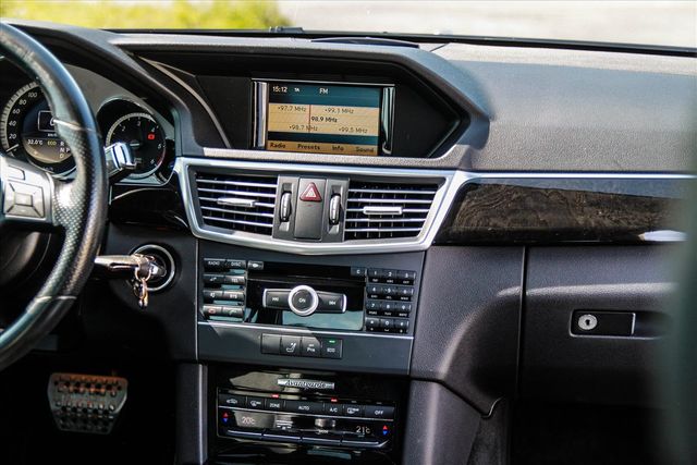 E220d柴油 總代理 頂級阿曼加 天窗  第14張相片
