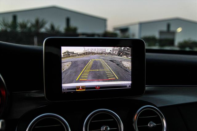 未領牌正18 w205 C300 AMG  第15張相片