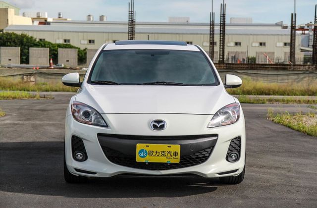 車況完美正一手室內車庫 馬3 五門1.6  第2張相片