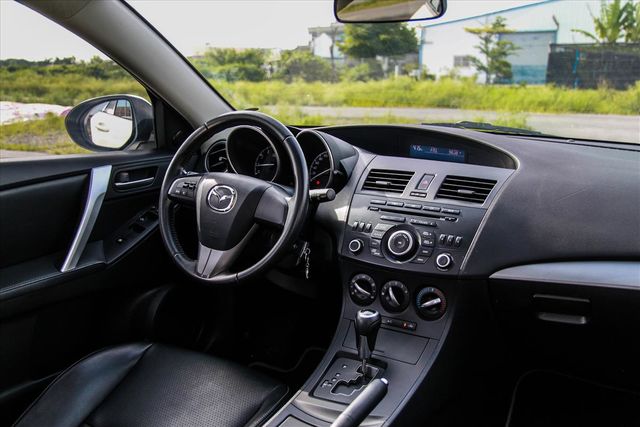 車況完美正一手室內車庫 馬3 五門1.6  第7張相片