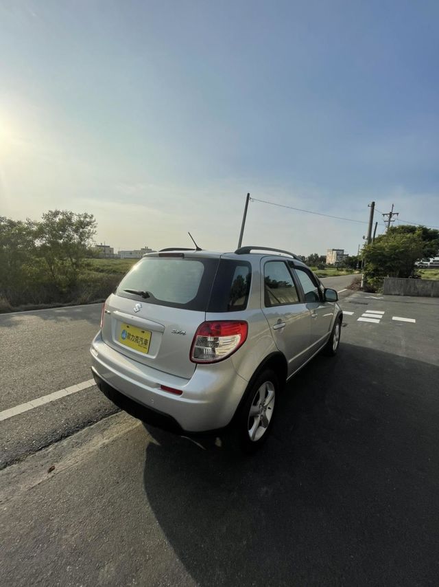 全車原鈑件 完整一手車 鈴木 SX4  第2張相片