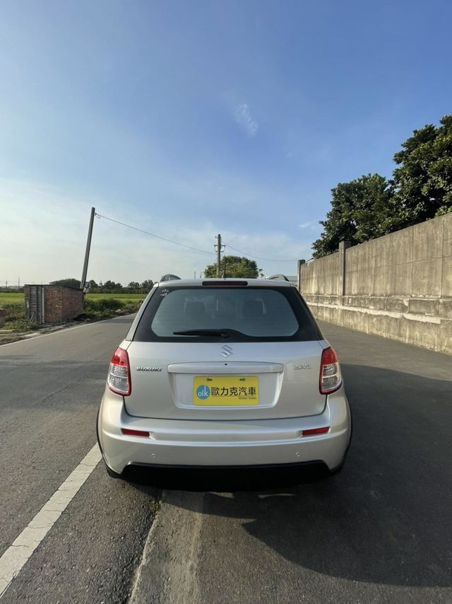 全車原鈑件 完整一手車 鈴木 SX4  第7張相片
