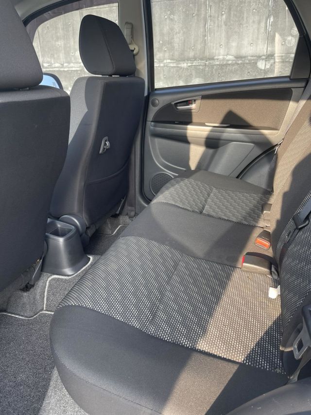 全車原鈑件 完整一手車 鈴木 SX4  第11張相片